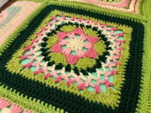 Impossible Hexagon Afghan Granny Square by Stramenda